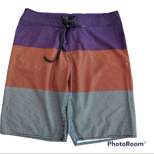 CLOUDBREAK  tie front checked board shorts, size M/32.